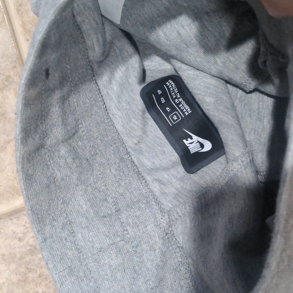 Nike Sweatpants - Picture 3 of 3